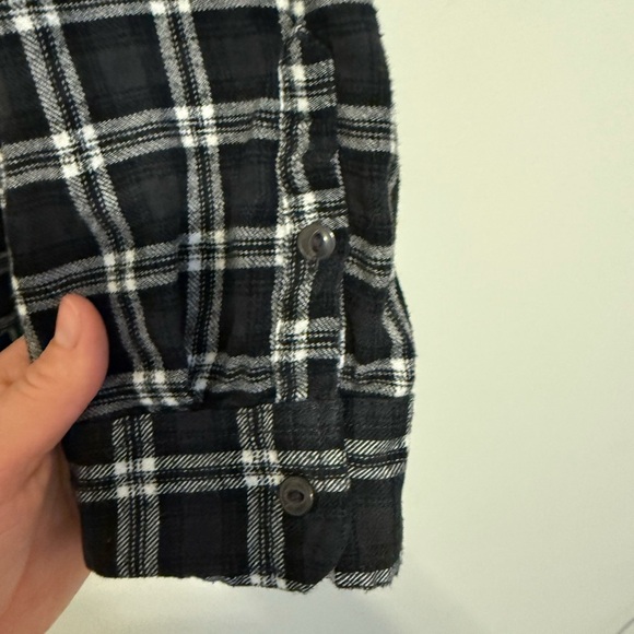2/$15 Universal Thread - Black White Plaid Flannel Button Down Shirt XL - Picture 6 of 9
